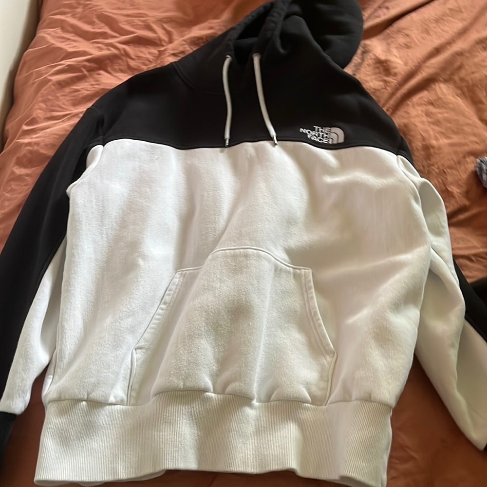Men’s North Face hoodie